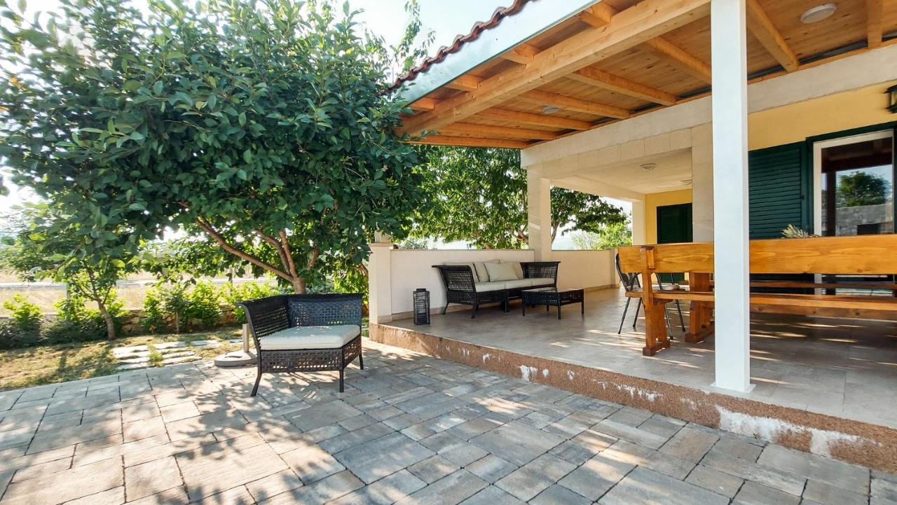 Villa Legacy Krusvar Ngoại thất bức ảnh