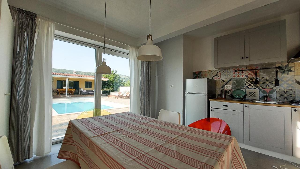 Villa Legacy Krusvar Ngoại thất bức ảnh