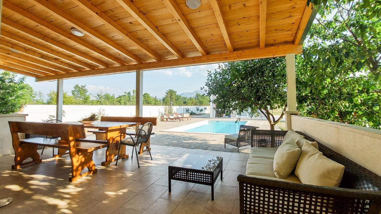Villa Legacy Krusvar Ngoại thất bức ảnh