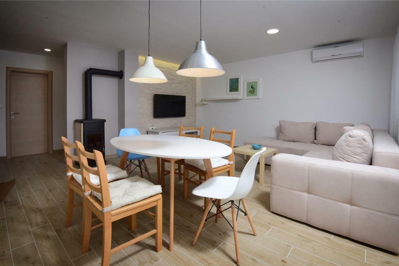 Villa Legacy Krusvar Ngoại thất bức ảnh