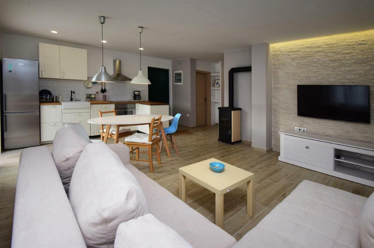 Villa Legacy Krusvar Ngoại thất bức ảnh