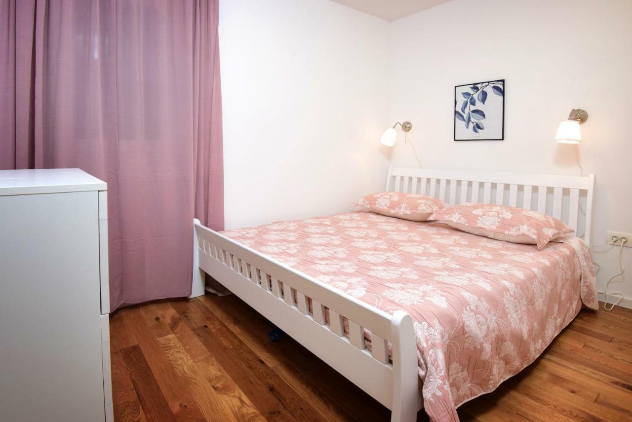 Villa Legacy Krusvar Ngoại thất bức ảnh